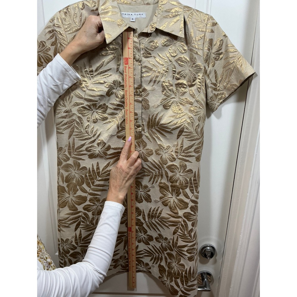 Trina Turk Gold Metallic Floral Jacquard Shift Dress Short Sleeve Pockets Sz 6 - Picture 3 of 7